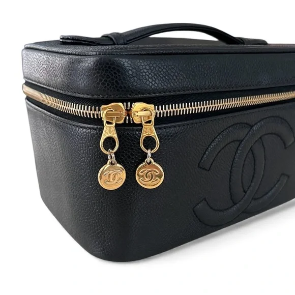 CHANEL Rare 1997 Mirrored Vanity Cosmetic Case / Make Up Bag / Caviar Leather - Picture 13 of 16